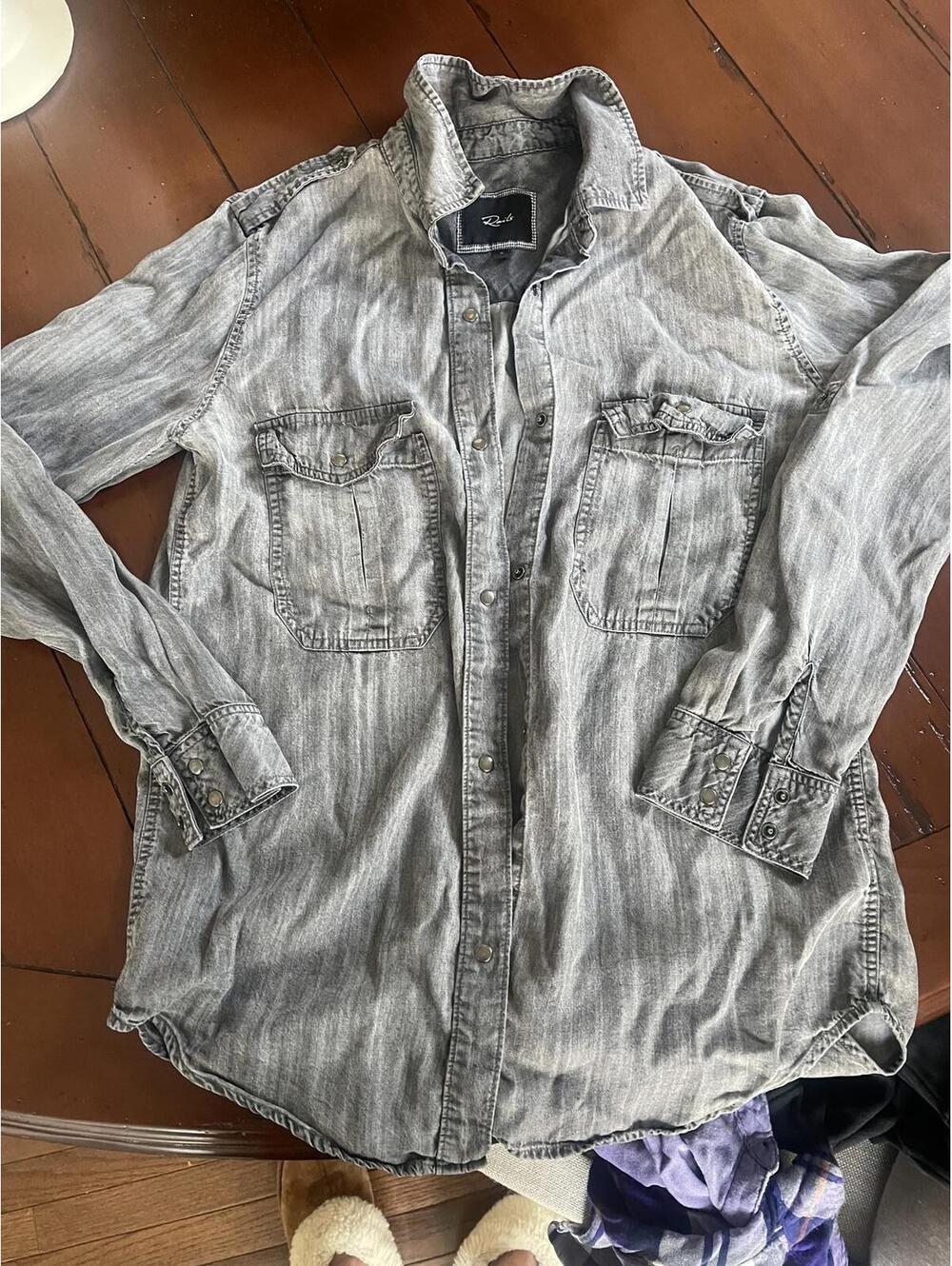 Rails grey short size small